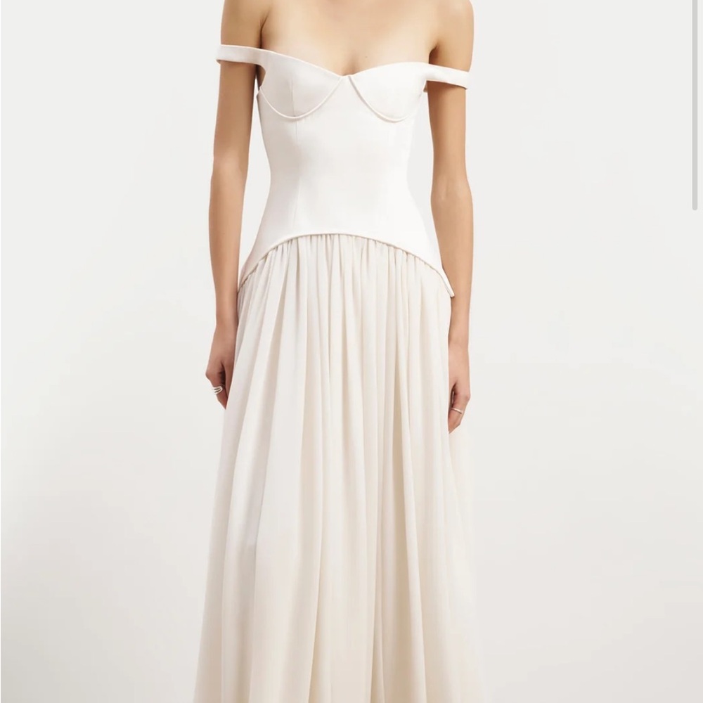 Off-Shoulder Ivory Bridal Gown with Fitted Bodice